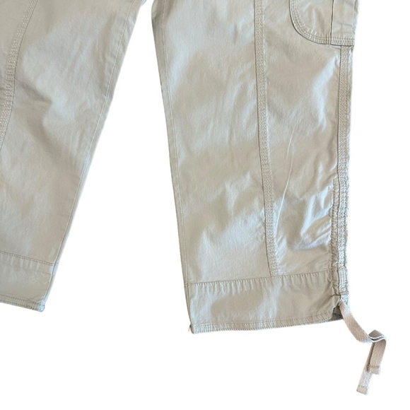 Chico's lightweight utility style mid rise pants light tan cropped capri length - Picture 2 of 15
